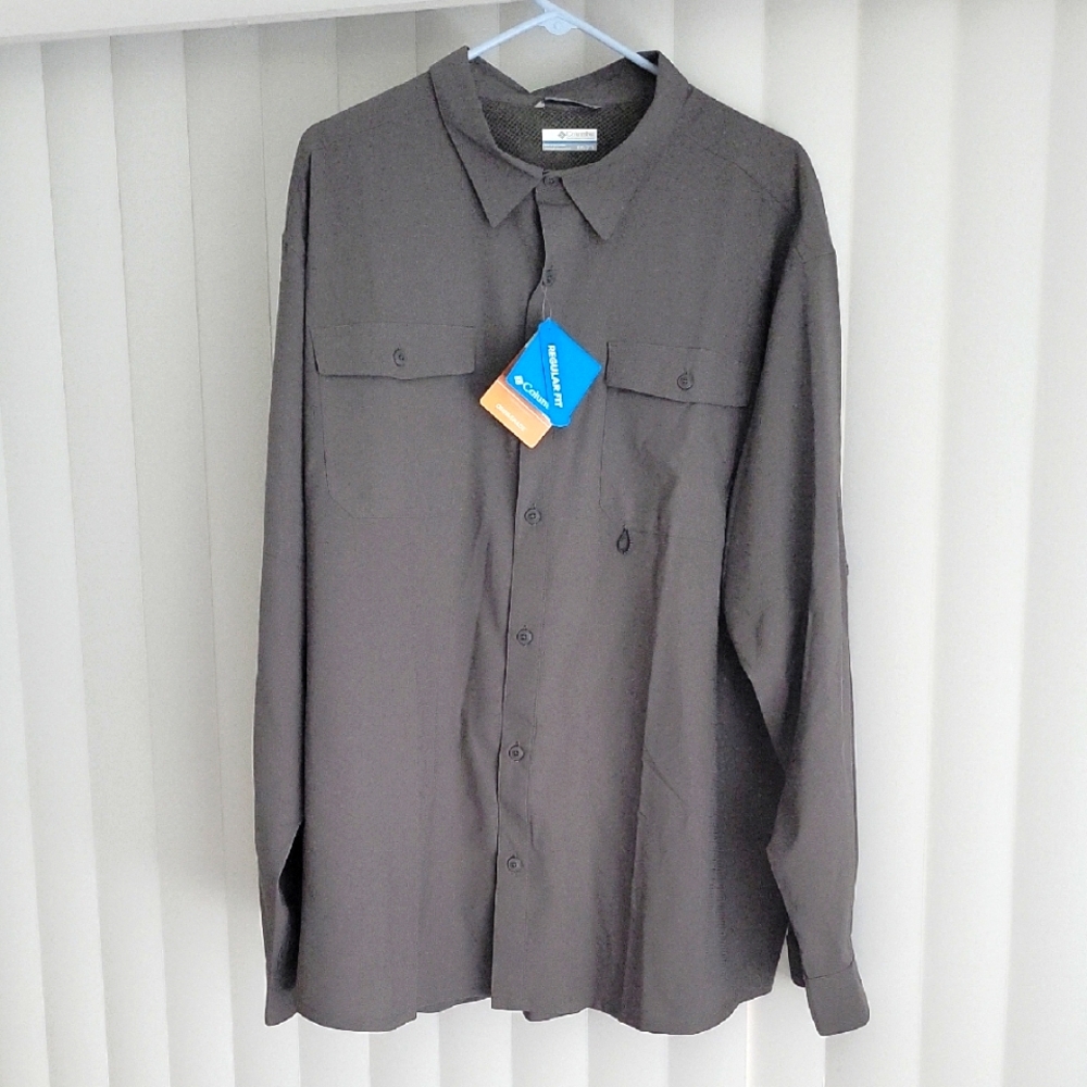 Columbia Gray Casual Button Down Shirt with Relaxed Fit